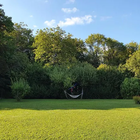 度假居 Le Parc De Jeanne *